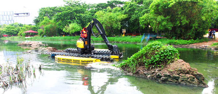Amphibious Excavator