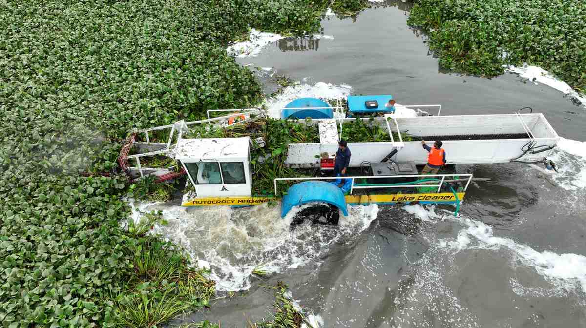 Aquatic Weed Harvester, waterway debris collector