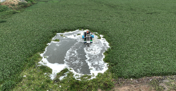 weed removal cleaner, Aquatic Weed Harvester