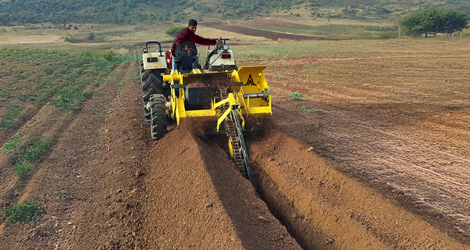 Pipeline Trencher